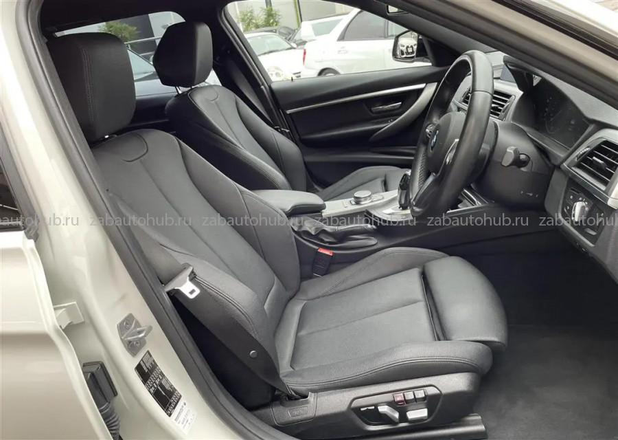 BMW 3 Series 318I TOURING M-SPORT SHADOW
