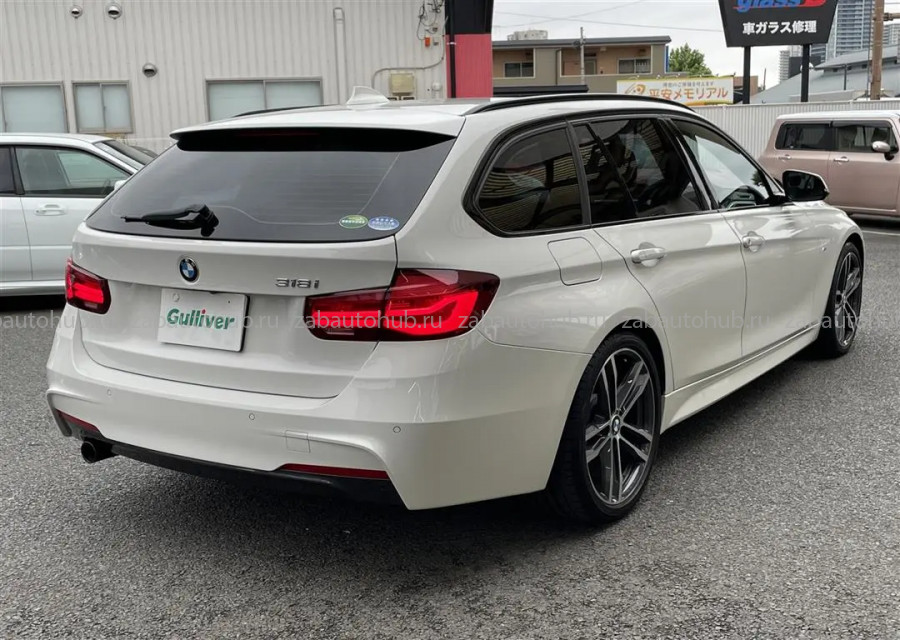 BMW 3 Series 318I TOURING M-SPORT SHADOW