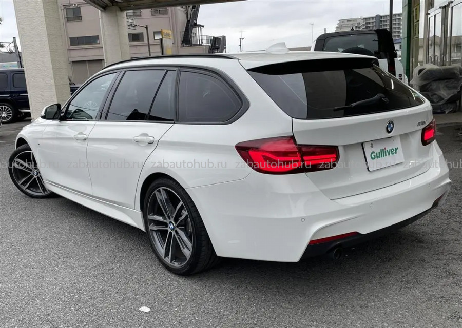 BMW 3 Series 318I TOURING M-SPORT SHADOW