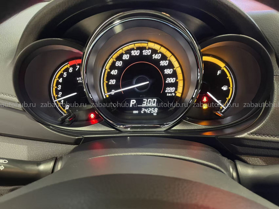 Toyota&nbsp;Yaris&nbsp;L