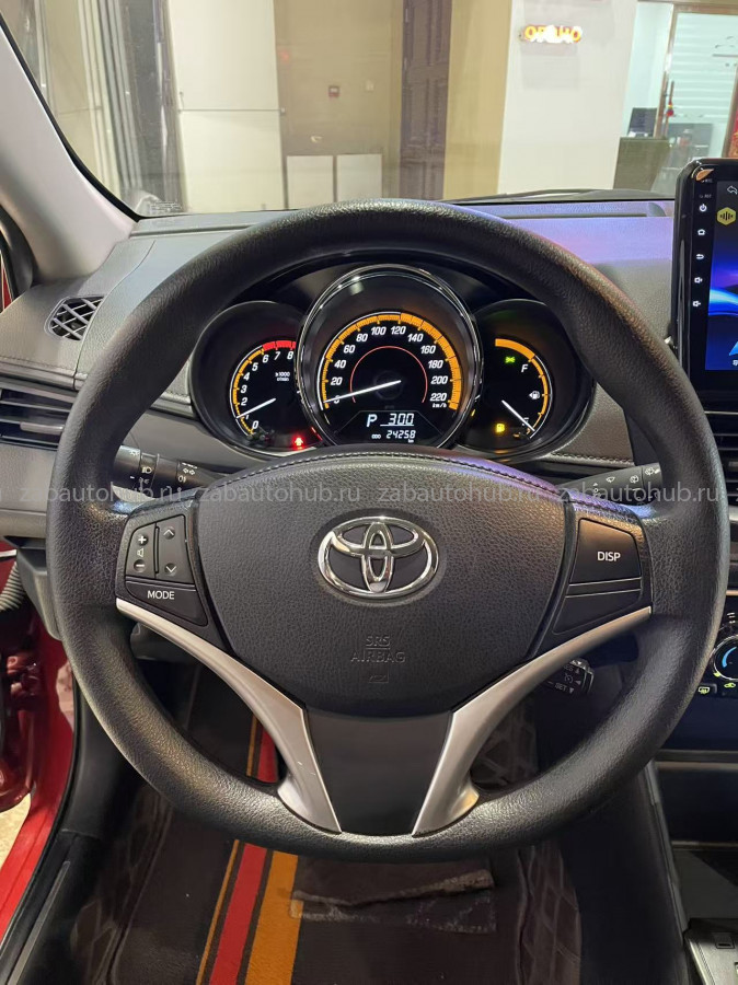 Toyota&nbsp;Yaris&nbsp;L